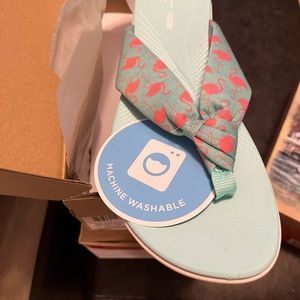 Clarks Flamingo Flip Flops size 10